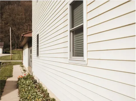 202 SW 2nd Street Elkader IA 52043