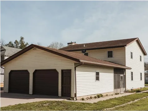 202 SW 2nd Street Elkader IA 52043