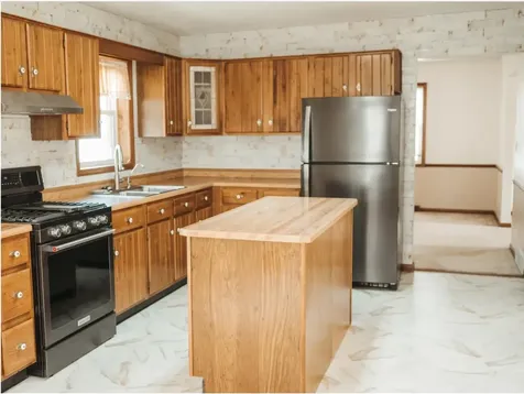 202 SW 2nd Street Elkader IA 52043