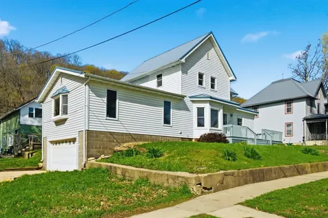 108 SW Second Street Elkader IA 52043