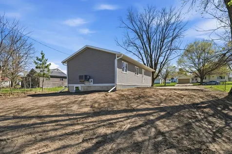 341 S Chestnut Avenue New Hampton IA 50659