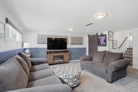 3105 Ansborough Avenue Waterloo IA 50701