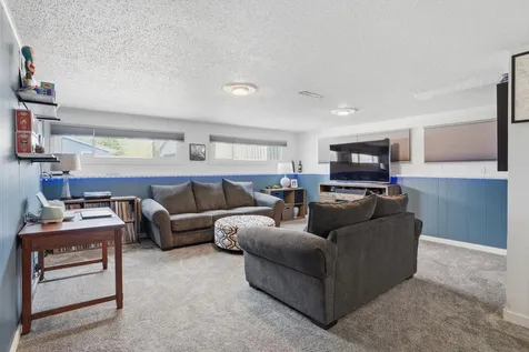3105 Ansborough Avenue Waterloo IA 50701