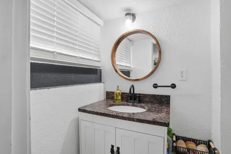 3105 Ansborough Avenue Waterloo IA 50701