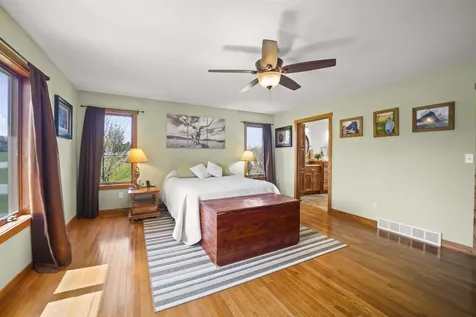 101 Ruth Road Waverly IA 50677