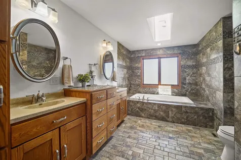 101 Ruth Road Waverly IA 50677