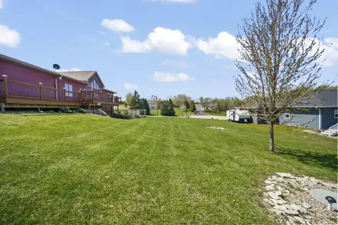 101 Ruth Road Waverly IA 50677
