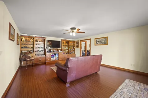 101 Ruth Road Waverly IA 50677