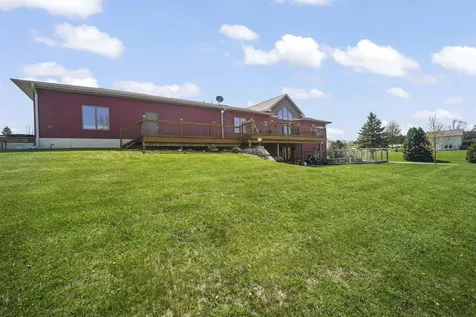 101 Ruth Road Waverly IA 50677
