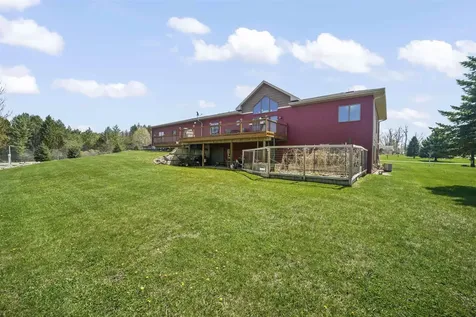 101 Ruth Road Waverly IA 50677