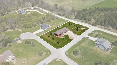 101 Ruth Road Waverly IA 50677