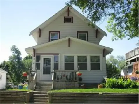316 W 13th Street Cedar Falls IA 50613
