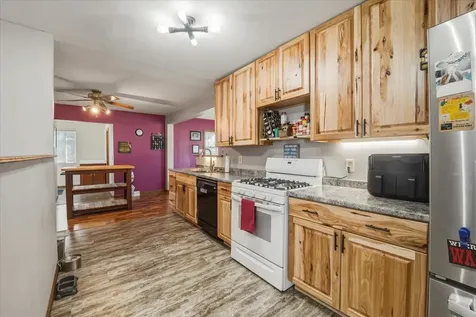 621 W Charles Oelwein IA 50662