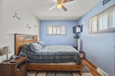 621 W Charles Oelwein IA 50662