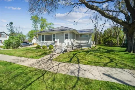 621 W Charles Oelwein IA 50662
