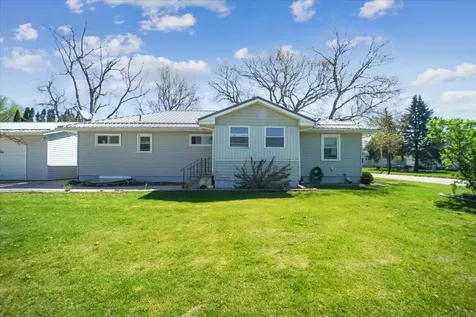 621 W Charles Oelwein IA 50662