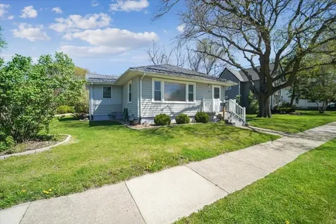 621 W Charles Oelwein IA 50662
