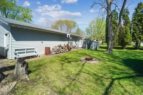 621 W Charles Oelwein IA 50662