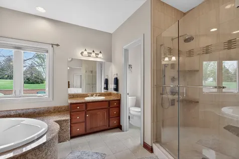 5025 South Fork Lane Waterloo IA 50701