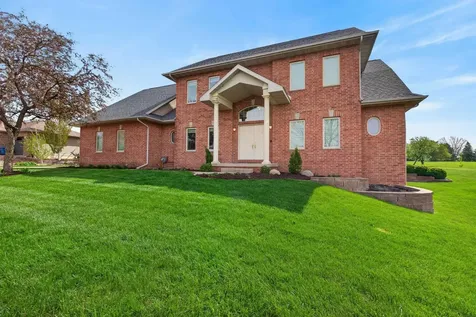 5025 South Fork Lane Waterloo IA 50701