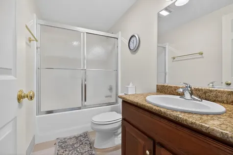5025 South Fork Lane Waterloo IA 50701