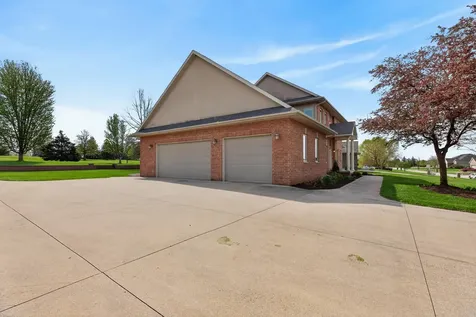 5025 South Fork Lane Waterloo IA 50701