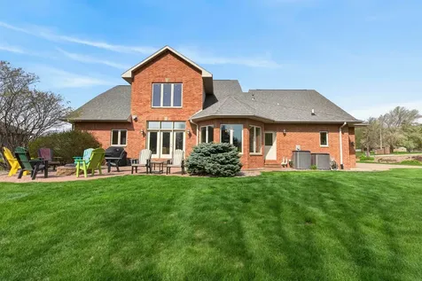 5025 South Fork Lane Waterloo IA 50701