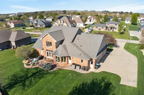 5025 South Fork Lane Waterloo IA 50701
