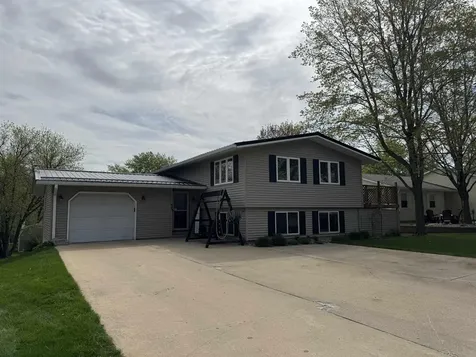 401 Sunny Lane Street Denver IA 50622