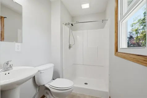 1110 N 2nd Street Manchester IA 52057