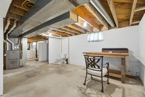 1110 N 2nd Street Manchester IA 52057
