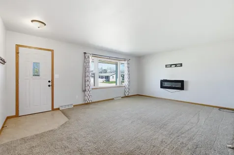 1110 N 2nd Street Manchester IA 52057