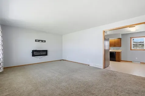 1110 N 2nd Street Manchester IA 52057