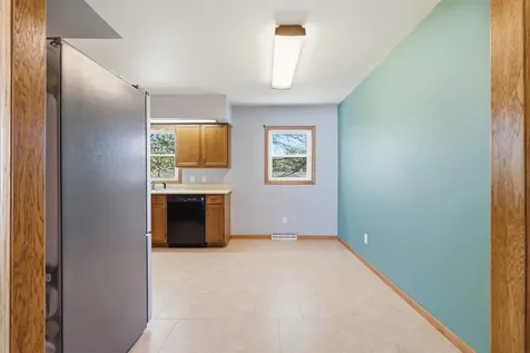 1110 N 2nd Street Manchester IA 52057