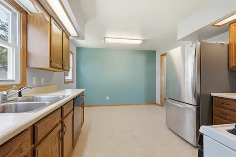 1110 N 2nd Street Manchester IA 52057