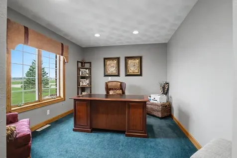 2104 332nd Avenue Dyersville IA 52040