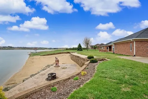 2104 332nd Avenue Dyersville IA 52040
