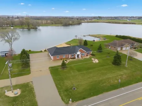 2104 332nd Avenue Dyersville IA 52040