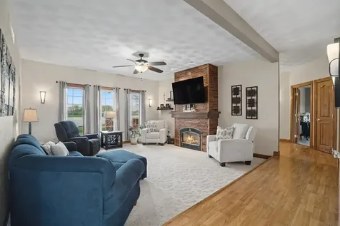 2104 332nd Avenue Dyersville IA 52040