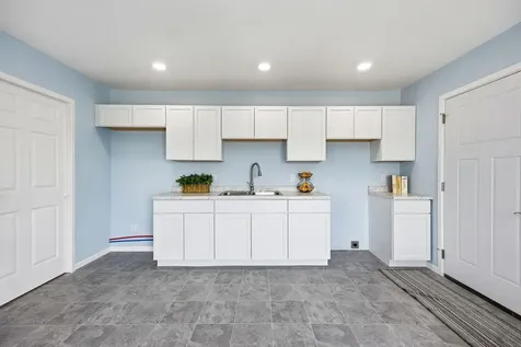21686 257 Street Delhi IA 52223