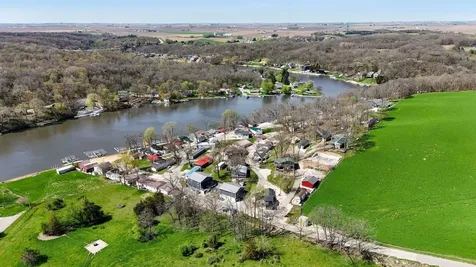 21686 257 Street Delhi IA 52223