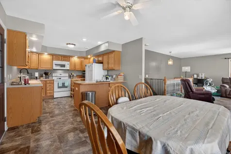 3817 Spring Court Waverly IA 50677