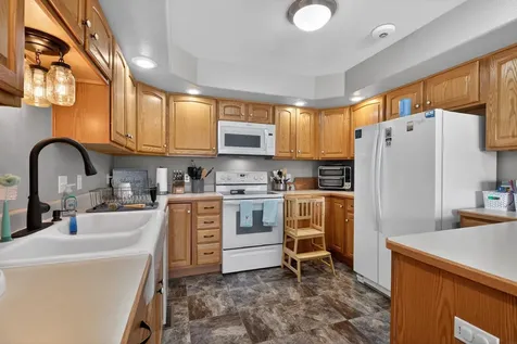 3817 Spring Court Waverly IA 50677