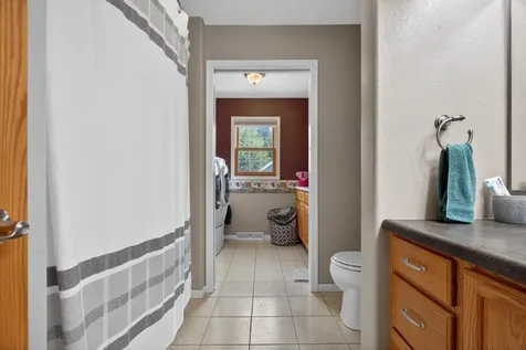 3817 Spring Court Waverly IA 50677