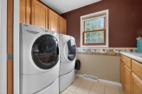 3817 Spring Court Waverly IA 50677