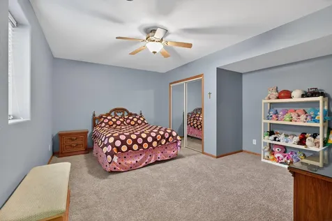 3817 Spring Court Waverly IA 50677