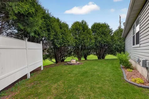 3817 Spring Court Waverly IA 50677