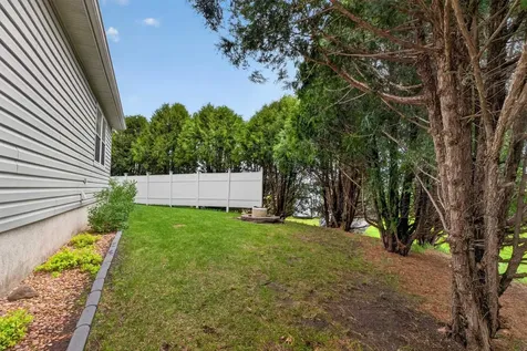 3817 Spring Court Waverly IA 50677
