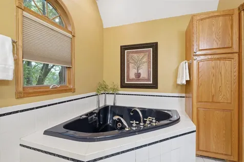 314 Lillian Lane Waterloo IA 50701