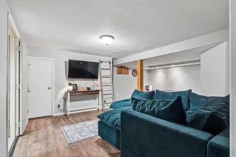 121 10th Street SW Oelwein IA 50662
